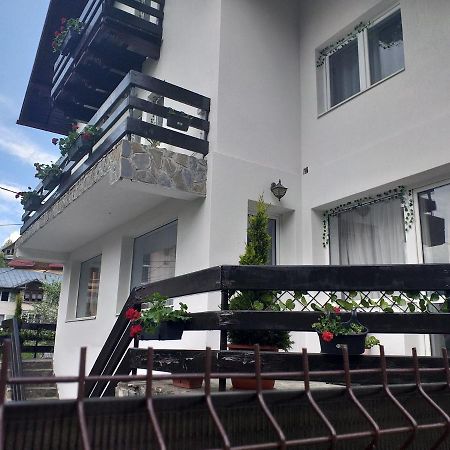 Hotel Miraj Azuga Esterno foto