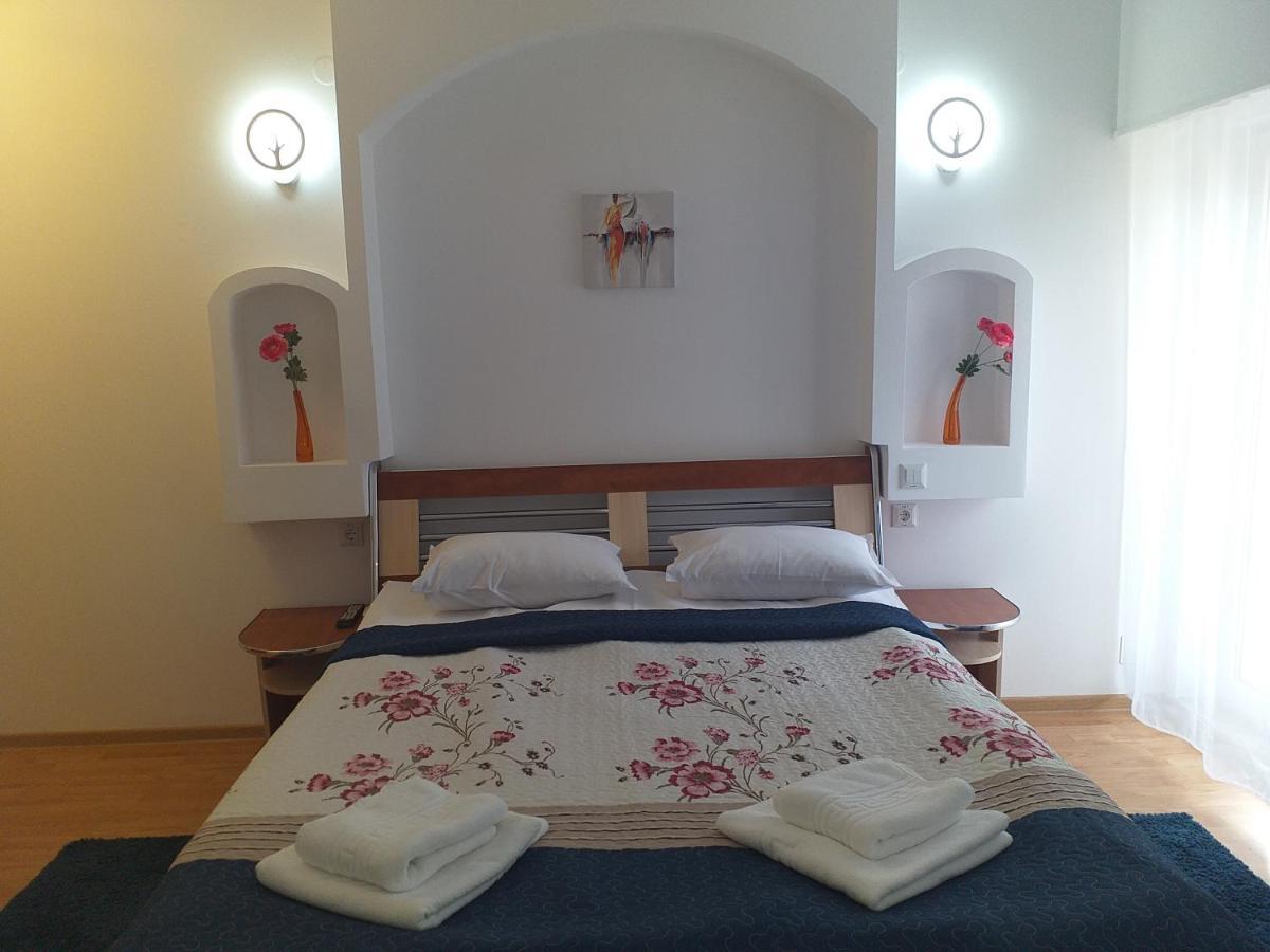 Hotel Miraj Azuga Esterno foto