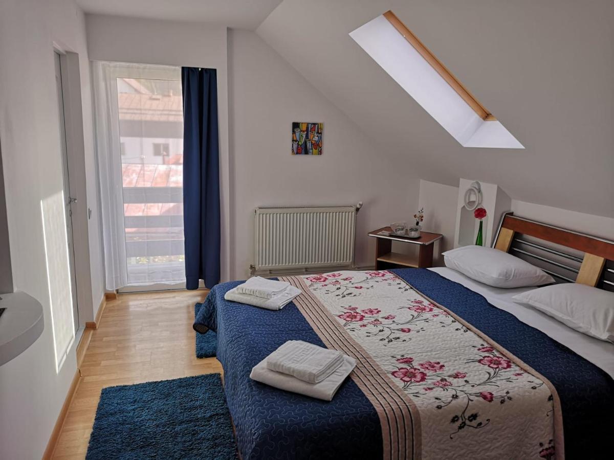 Hotel Miraj Azuga Esterno foto