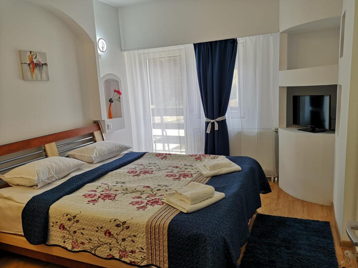 Hotel Miraj Azuga Esterno foto
